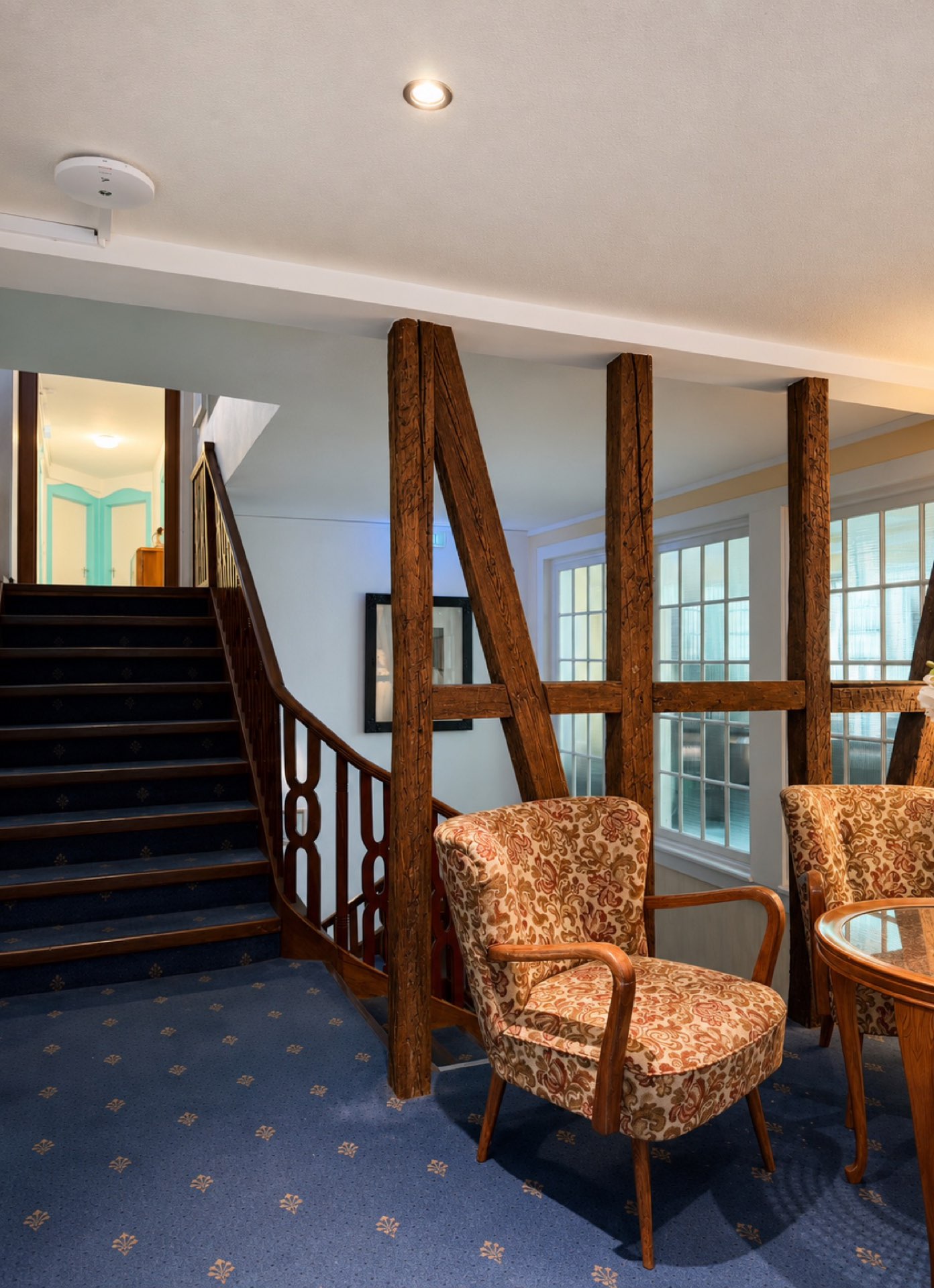 Lounge & Treppenhaus